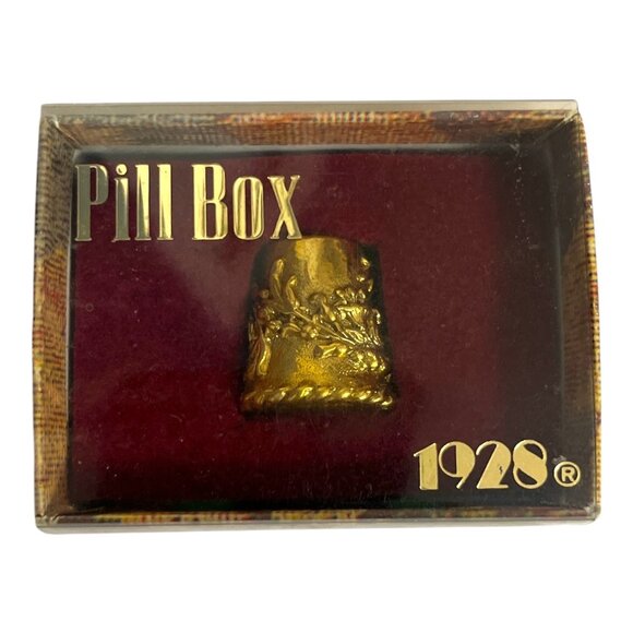 Vintage 1928 Gold-Tone Decorative Thimble – Floral Design – Original Box - Picture 1 of 5